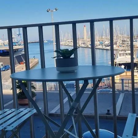 Le Phare Apartment *